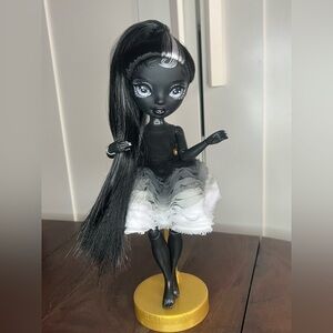 Rainbow High/Shadow High Doll Shanelle Onyx